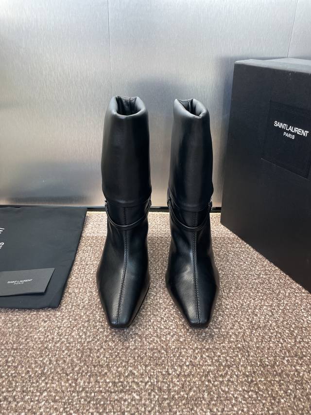 工厂P价P Saint Laurent 圣罗兰 2025秋冬新款马丁女靴 Ysl字母Logo五金扣尖头高跟气场机车骑士短靴 材质:鞋面进口牛皮 进口羊猄皮+进口