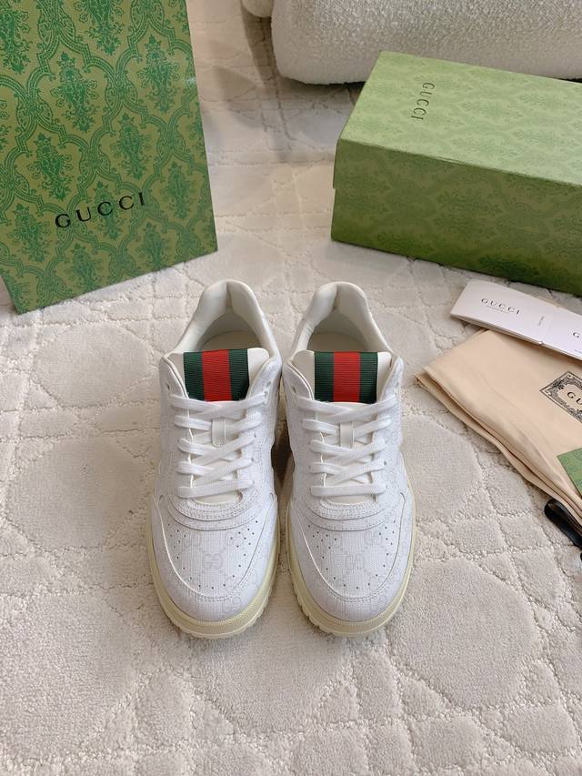 只有男款 Gucc*新款拼色板鞋 顶级版本 原版购入打版开发 Zp一比一复刻 休闲舒适好穿 鞋面牛皮 内里垫脚牛皮 原版开模Tpu大底 尺码39-44 45定做