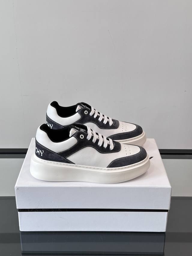 Givench＊ 全新Giv 1男士厚底增高休闲运动鞋，鞋面高品质小牛皮拼接透气布面制成！上脚效果帅气有型，增高4Cm，提升气场，鞋身撞色拼接设计，饰有4G L