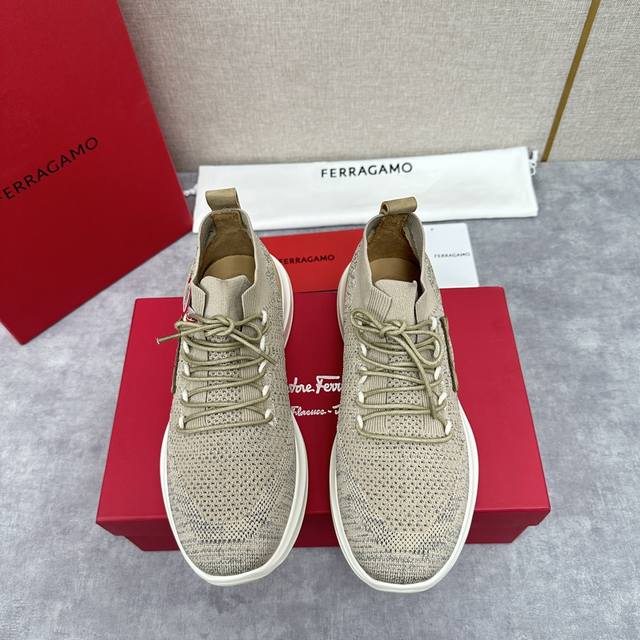 Ferragamo 顶级 码数:39~44 38.45.订做不退换 Ferracamo 菲拉 ** Gancini 休闲鞋运动鞋系列，厚底休闲鞋可为造型增添一丝