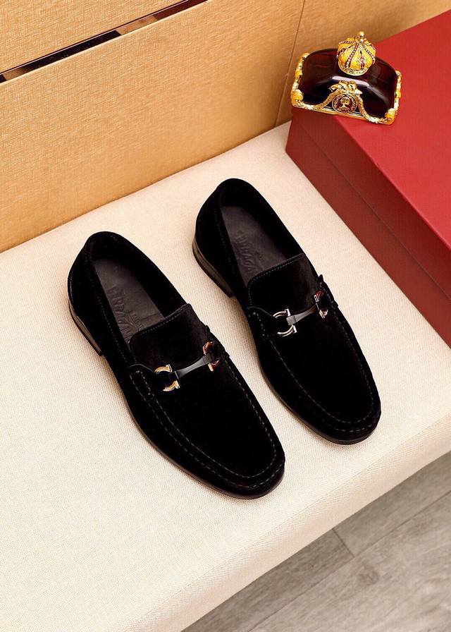 商品商标：Ferragamo 菲拉格慕 休闲皮鞋 正码码数: 38-44 45订制 商品材料：精选 进口头层磨砂小牛皮鞋面+奢华五金扣，进口水染牛皮内里。强烈立