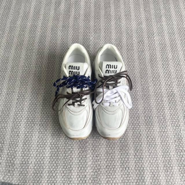 强荐自购 正确版本出厂价P Miu Mi* * 25春夏 做旧厚底休闲拖鞋 三色 近期Miu配饰再次喧起热潮神器 各路明星订货会试穿订购火爆超级休闲百搭闭眼入都