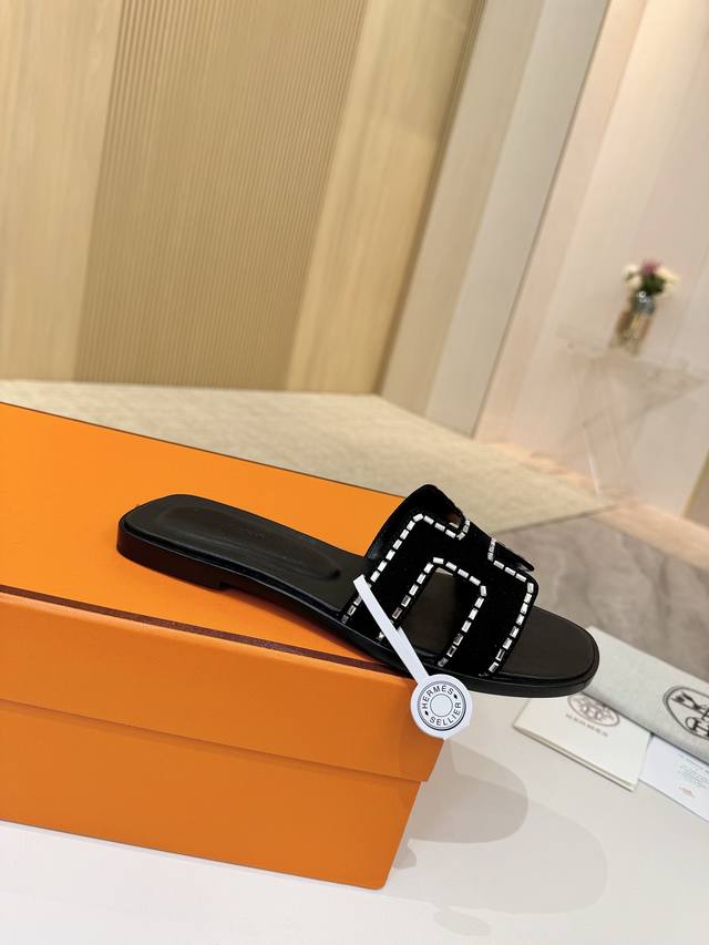 爱马仕Hermes，真皮大底 出厂价P 顶级版本！原版开发 鞋面：羊猄皮烫钻 内里垫脚 羊皮 大底：意大利真皮大底 码数：34-43注 34 41 42 43