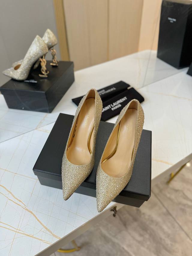 高版本出厂 Saint Laurent* 圣罗兰 25Ss 夏季大热Ysl 高跟鞋拖鞋 全新鞋型 唯有Ysl最懂女人心，不接受反驳 超级无敌女人味神器，女人必备