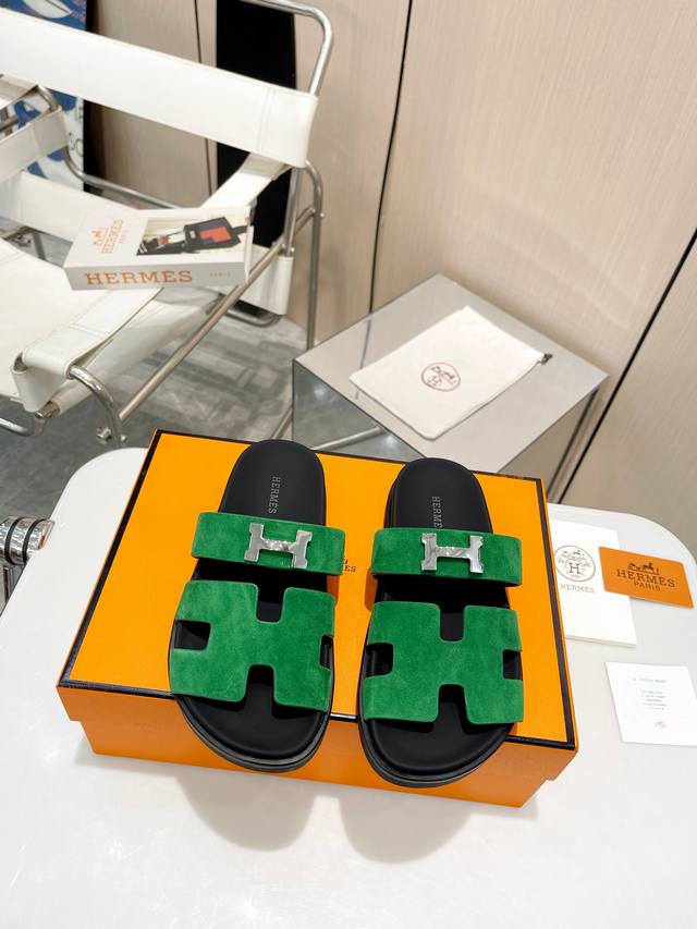 顶奢版本 欢迎对比 情侣款 Hermes 爱马仕顶级版本二舅凉拖鞋 呆萌又优美鞋型，行走非常舒适 HermèS 包装升级，版型做工材料升级 Hermes市场最高