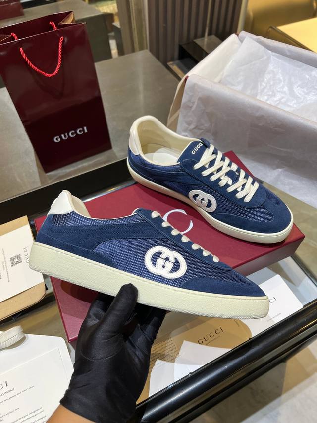 Gucci古驰情侣款德训鞋｜经典永不过时 高版本出货！这双复古阿甘鞋真的是百搭神器，经典德训鞋型永不过时，绝对是鞋柜必备！ 细节满分 原版定制头层牛皮+牛反绒材