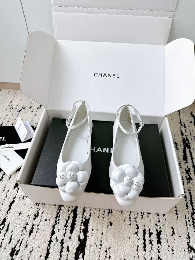 代购级品质｜Chanel 香奈儿25 A夏季新款山茶花单鞋 姐妹们！这双真的绝了！ 专柜正品级复刻版，从元宝山专柜1:1还原，全层真皮大底，意大利真皮鞋底，头层