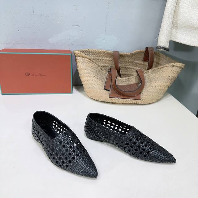 高品质出厂530！顶级品质代购级别！Loro Piana 诺悠翩雅 L 春夏新款牛皮手工编织镂空乐福鞋老钱风复古尖头单鞋！ Leon乐福鞋的设计灵感源自标志性S