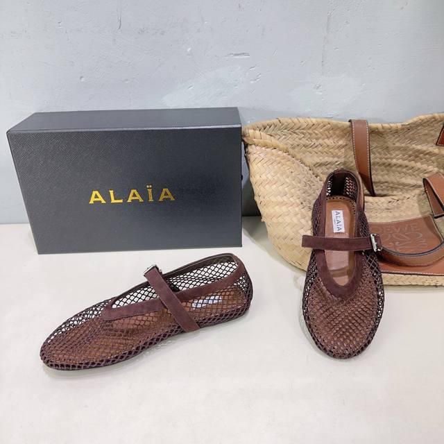 高品质出厂 ！小众潮牌Alaia 25春夏新色羊拼接京渔网面平底网鞋凉鞋！最新春夏时装秀新款系列平底芭蕾舞鞋！法国高端一线高定品牌！时尚界最后的手艺人 只忠于展
