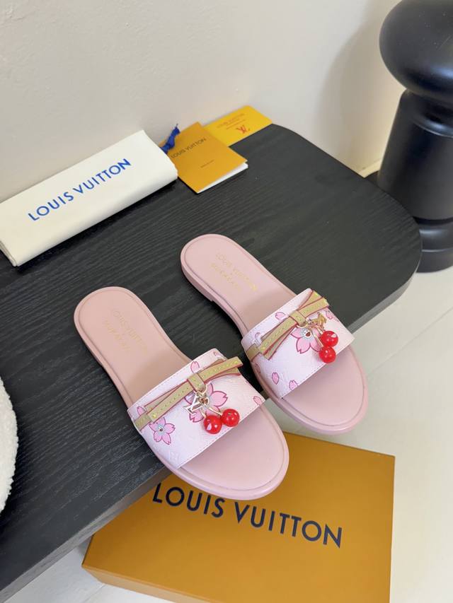 Louis Vuitton Ss25 New Arrival Lv驴牌春夏新品系列高跟拖鞋 简约精致，高级感满满，尽显优雅气质～上脚超好看，拉满了夏日美鞋的绝绝