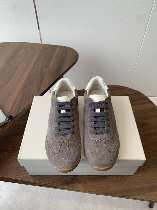 Brunello Cucinelli 24Ss最新 Bc 系带 休闲鞋 阿甘鞋 鞋面进口麂皮 进口牛皮 内里进口羊毛 羊皮里 0.5Mm圆形冲孔设计 透气不闷脚