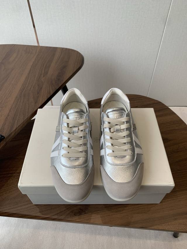 Brunello Cucinelli 24Ss最新 Bc 系带 休闲鞋 阿甘鞋 鞋面进口麂皮 进口牛皮 内里进口羊毛 羊皮里 0.5Mm圆形冲孔设计 透气不闷脚