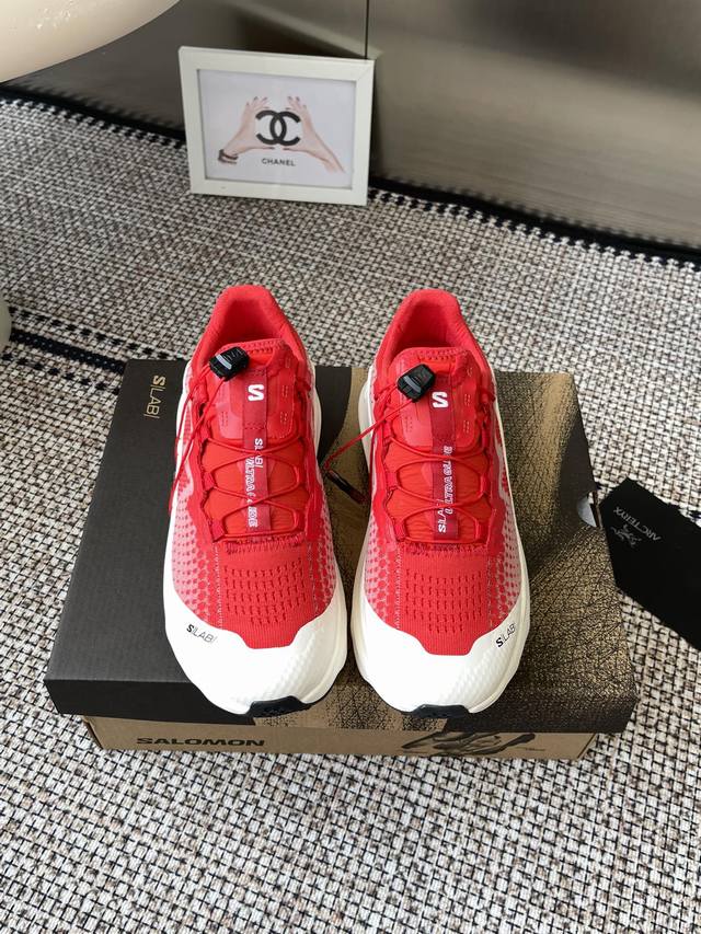 Salomon Xt Whisper 萨洛蒙 户外休闲 运动鞋 原版购入开发 做货 全新演绎的专注于其空气动力学的外观上，标志性白色与奶油色带来都市风格 另一双