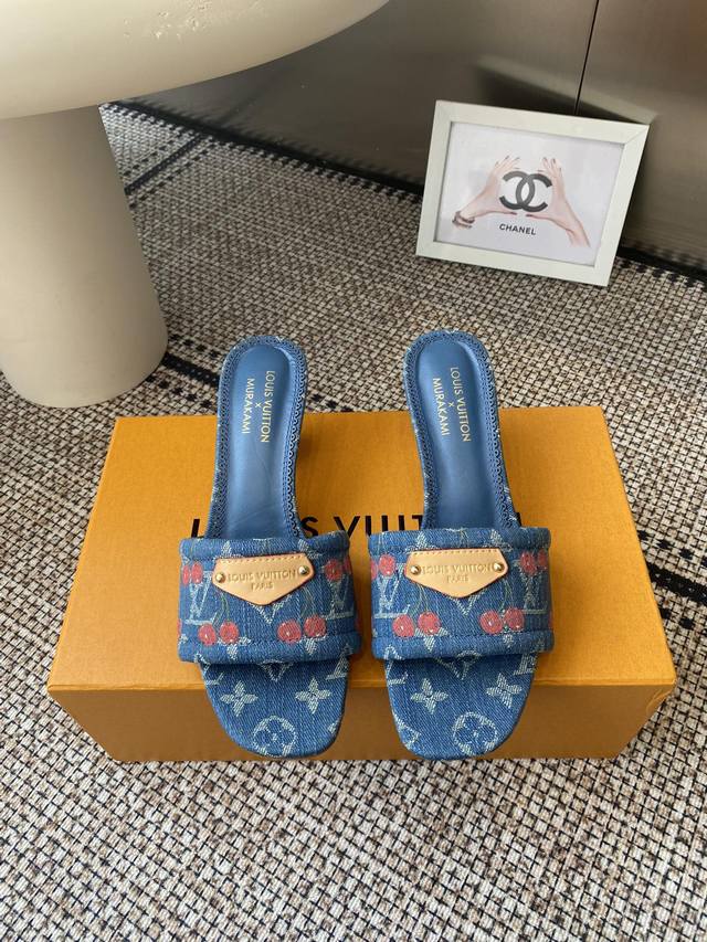 Louis Vuitton 路易威登 × 村上隆第三篇章樱桃系列 Lv X Tm 6Am 露跟凉鞋 樱花系列 尖头搭扣樱桃跟高跟鞋 鞋面：丹宁牛仔布 3D打印牛