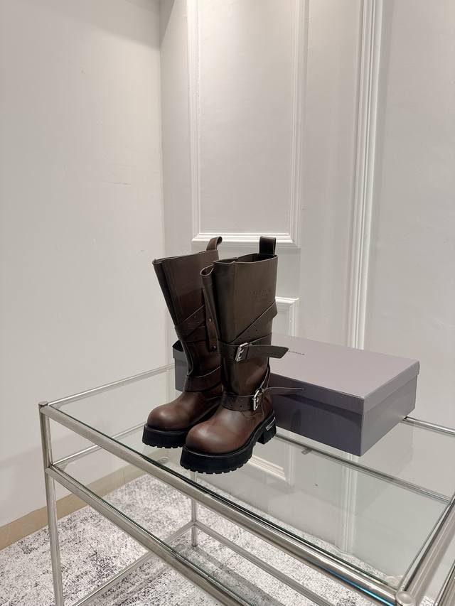 东莞货顶级版本： 2025秋冬新款Balenciga巴黎世家 25Fw毒液Venom中筒靴 机车朋克风马丁短靴 搭扣大厚底长靴 暗黑机能风！出门炸街气场爆表 液