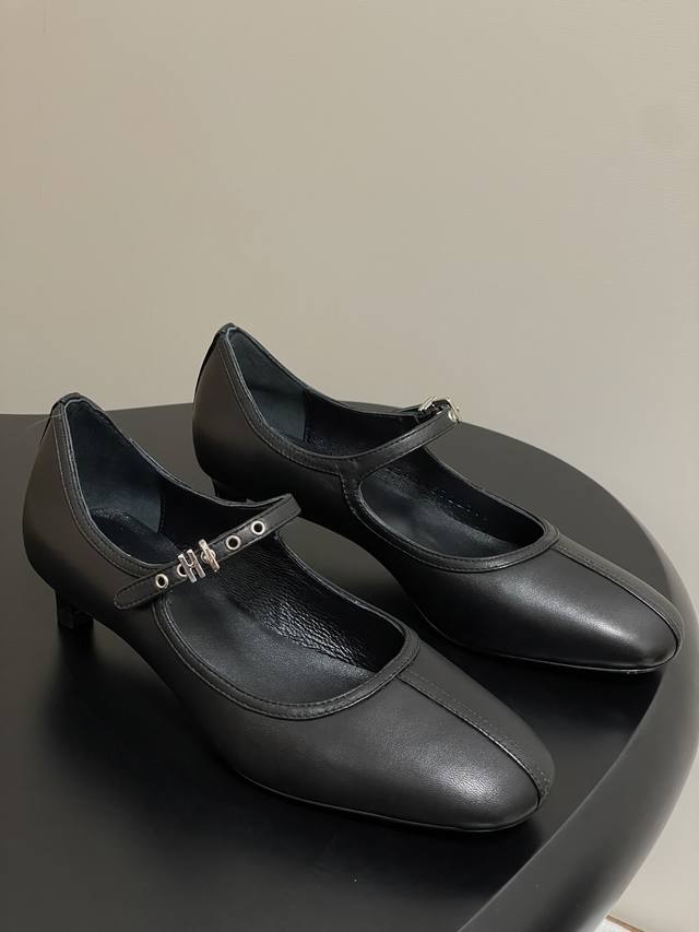 顶级品质 Hermes 爱马仕 H家25S早秋新款 Lilibeth 40高跟鞋 芭蕾舞鞋玛丽珍小猫跟单鞋 Toscan小牛皮高跟鞋，搭配标志性‘H’鞋扣和撞色