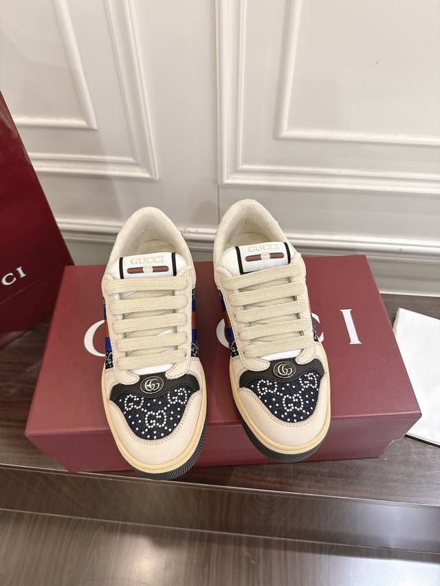 情侣款 黑钻版 Gucci Screener系列男女运动鞋情侣款脏脏鞋 小脏鞋Screener系列名称的灵感来源于体育运动中的防守动作，运动鞋的设计从20世纪7