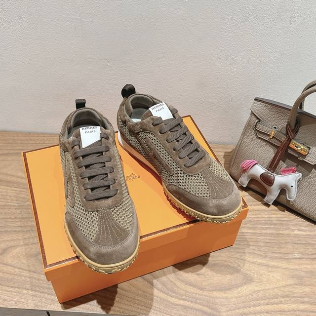网孔 Herme S Ss25New Arrival～ 专柜大热情侣款，H家配货首选鞋履！ 是爱马仕经典款 每一季都会出很多颜色 绝对是最值得买的配货之一 有遇
