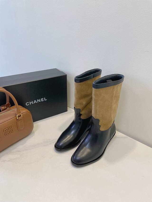 长靴 ，短靴480 人间挚爱是小香 Chanel 25A～每双都在发光 不许问热不热，潮人不问四季！ 超显腿长，酷 + 飒 Size 35-40 原盒包装配件