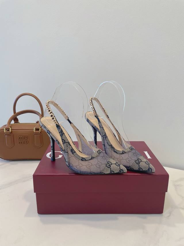Gucci 古奇 2025Ss新款凉鞋，每个细节皆经过精心细致打造 面料：网纱 品牌布艺 内里：高端定制羊皮 大底：意大利进口真皮大底 尺码：35-40 跟高1