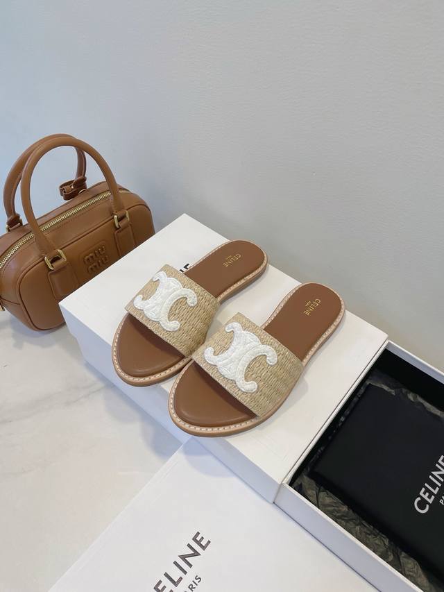 Celine Lympia 植物材料穆勒鞋 春夏换季的鞋子选好了吗 Pop Up 系列的凉鞋太绝了，疯狂心动呀！轻松、健康、增添了几分自然气息，不痴迷华丽，更注