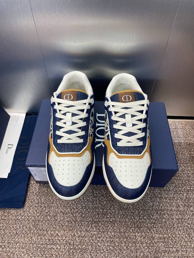工厂P价P 迪奥 2025春夏最新情侣款休闲鞋 Dior Oblique B27 Cd字母Logo压花圆头低帮系带滑板鞋 明星同款平底拼色运动鞋 原版开发 顶级