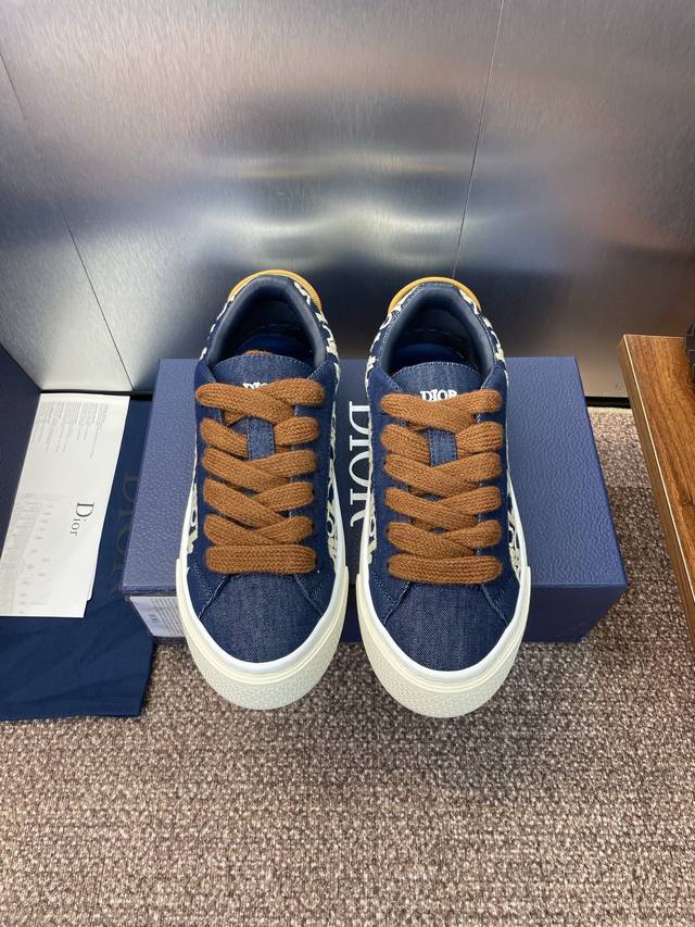 工厂P价P 仅男码 迪奥 2025春夏高定系列新款平底休闲男鞋 Dior X Travis B33联名款圆头系带帆布滑板鞋 Cd明星同款Oblique字母Log