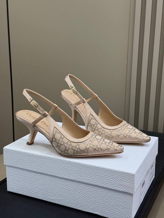 代购版 后空 Dior 25秋冬 新品 Cd25秋冬 真丝水钻藤格纹烫钻高跟鞋 性感高级女人味满溢出屏的决绝子单品 真丝鞋面，经典水钻藤格纹 意大利进口牛皮底