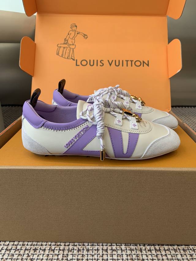 顶级版本女款 男款 Louis Vuitton路易威登驴牌春夏Sneakerina系列 芭蕾运动鞋 德训鞋 情侣款 Sneakerina 芭蕾风运动鞋以丝滑绒面