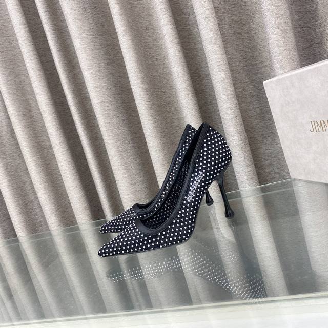 Jimmy Choo2025年Ixia80水晶饰网布，缎面高跟鞋来啦！经典高跟鞋廓形，配今年火爆水滴跟和方形缎面鞋口，Bingbing施华洛水钻处处散发迷人魅力