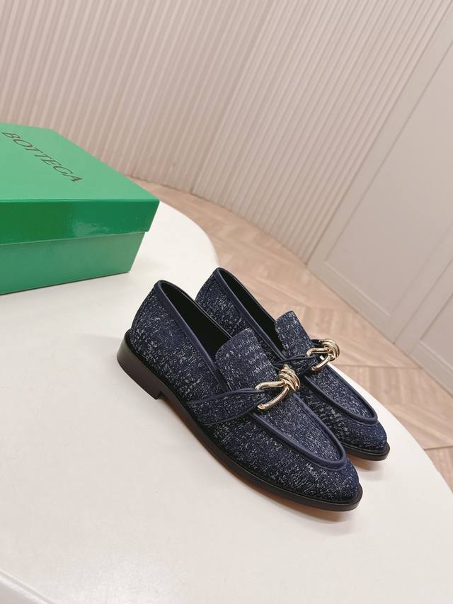 Bottega Veneta Bv25Ss新款 乐福鞋 高级原版牛仔布面打造，灵感来自复古，全新演绎经典，轻便、舒适、透气的四季必备单品 无论是搭配牛仔裤还是裙