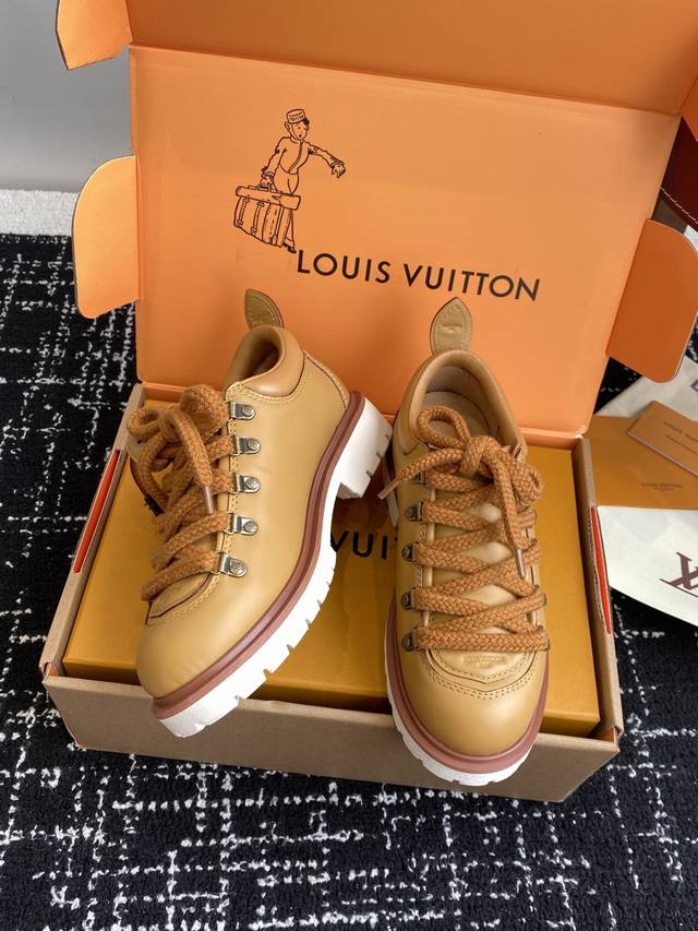 代购级 官网同步盒包装 Louis Vuiteeon 路易威登系带 厚底乐福鞋 最新款情侣 男女款 德比鞋 这款松糕厚底系列今年非常爆，穿上**效果，和时尚的引
