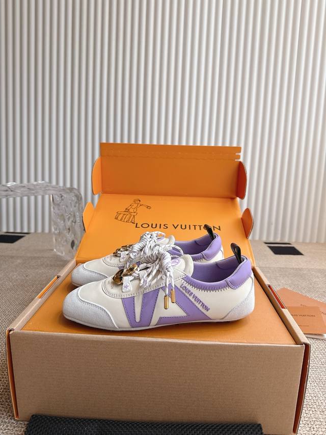 顶级版本 Louis Vuitton 春夏 Sneakerina系列芭蕾舞鞋 德训鞋 平底鞋休闲鞋 顶级版本Sneakerina Lv 休闲运动鞋以丝滑绒面牛皮