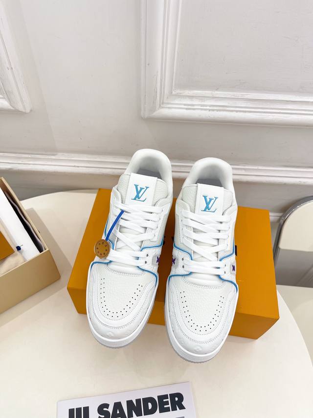 Lv 路易威登 25 2025春夏新款 顶级版本 专柜主打最新款 Lv Trainer复古蓝球鞋运动鞋 硬货上新 Bs代购级别！高级感十足！国内外博主刷爆的一款