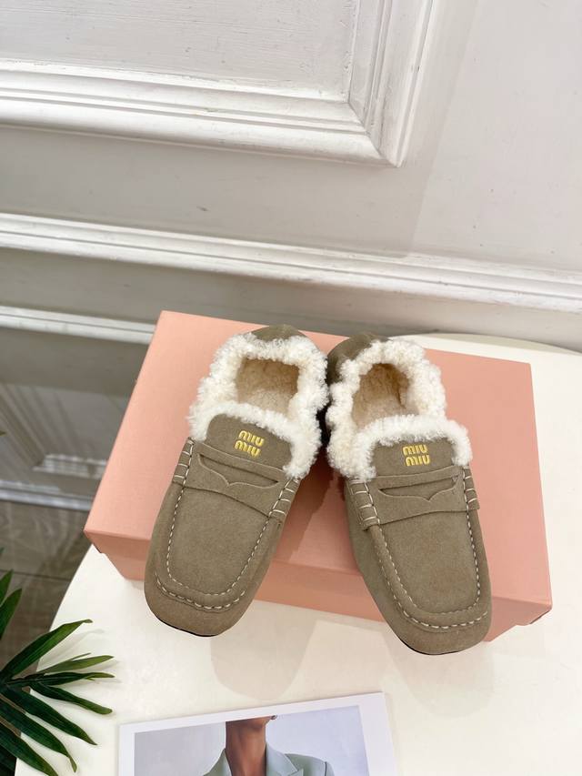 Miu Miu 缪缪 25 2025秋冬新品 专柜主打最新走秀款 Nappa毛毛芭蕾乐福鞋 火爆上新！ Bs缪家高货 顶级工艺打造精品质感 无敌舒适 绝对是一见