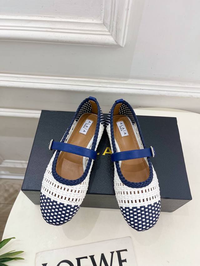 Alaa 阿莱亚25Ss春夏新品 镂空编织玛丽珍平底鞋 Alaa作为这两年最受欢迎的鬼才设计师品牌，设计简单、奢华的质感让你爱不释手 不想满大街撞款的可以看看这