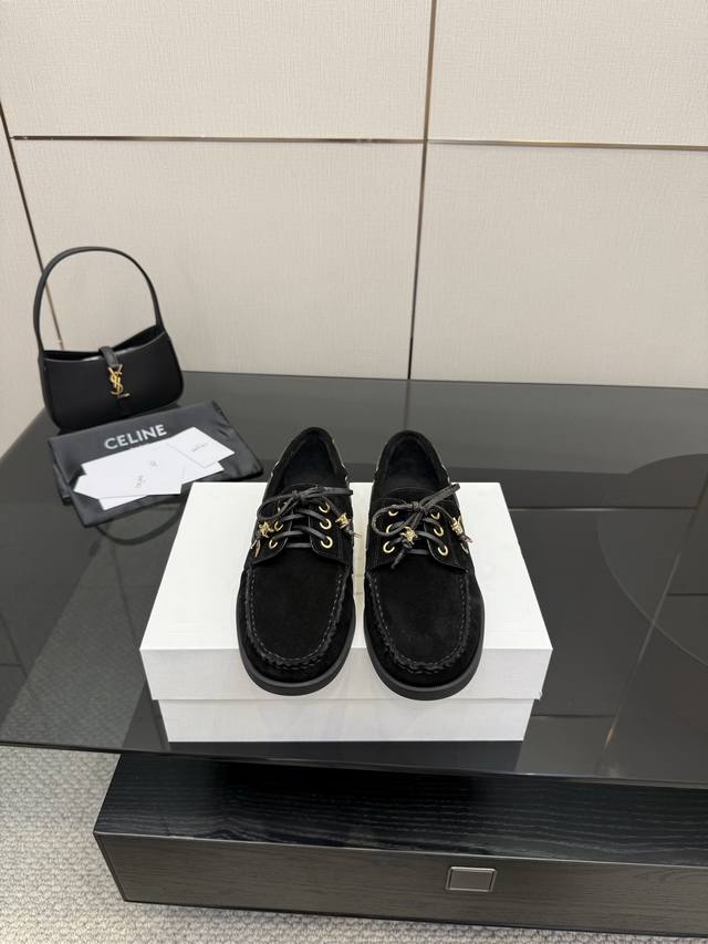 顶级品质 Celine 25｜新款黑色乐福鞋 经典中的经典，百搭中的战斗机 选它，绝不出错！小牛皮质感超好的 Size 35-41 40 41定做