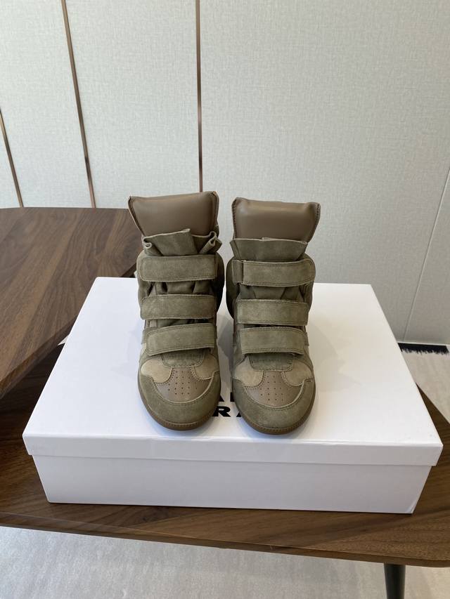 Isabel Marant 伊莎贝尔25款秋冬新款 Ins网红博主热推！一双简单又不失高级的靴子... 原版1:1复刻隐线大底！脚感特别舒适 随意百搭！超级适合