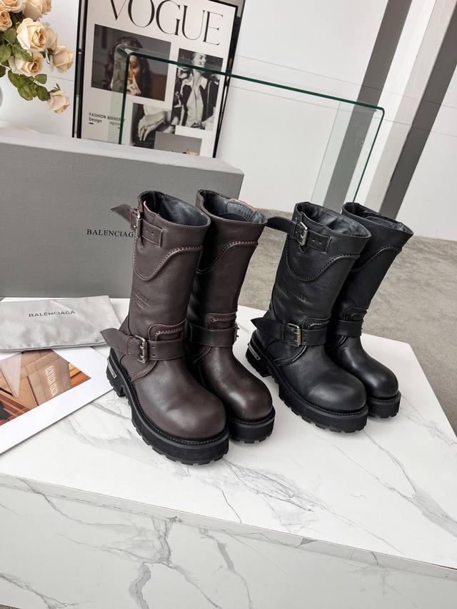 时尚圈顶流 Balenciaga毒液靴■