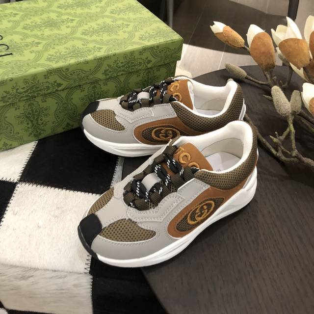 Gucci Kids，运动鞋Size：26-35。 。