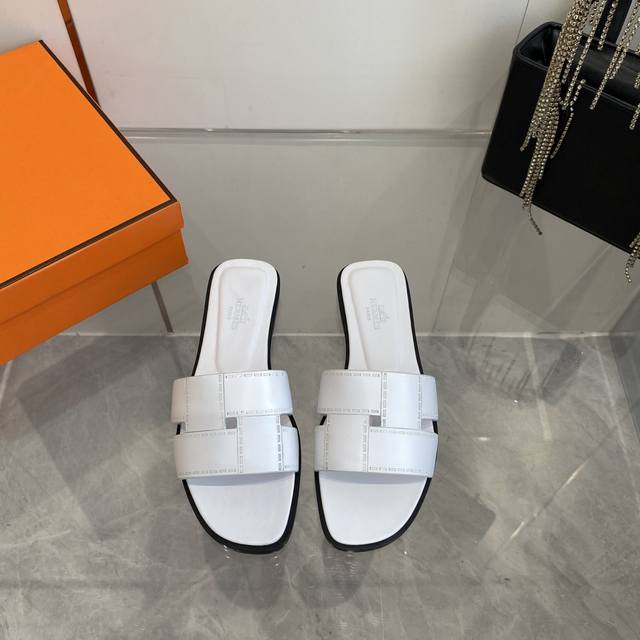 40024新色，中底全包，全新改版 HermèS 包装升级，版型做工材料升级。 Hermes市场最高版本纯手工鞋 顶级产品爱马仕拖鞋 早春新款原版一样， 师傅级