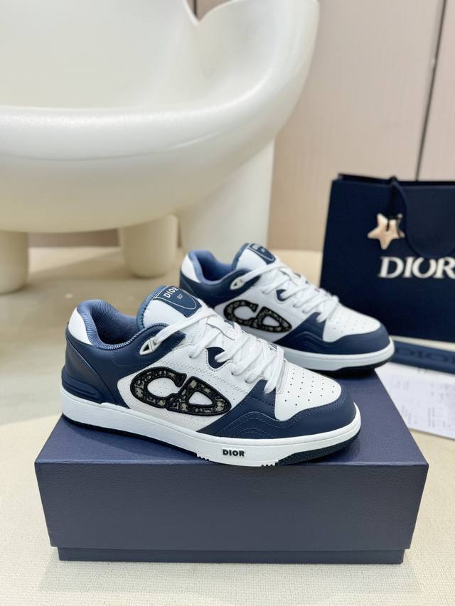 工厂P直P女 男10 全套包装飞机盒 迪奥 春夏最新情侣款休闲鞋 Dior Oblique B57 Cd标志性字母Logo圆头低帮系带滑板鞋 明星同款平底老花拼