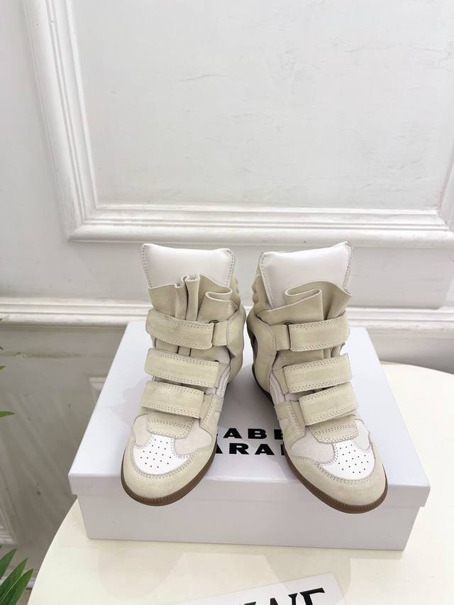 Isabel Marant 伊莎贝尔 25 2025秋冬新品 经典复古拼色内增高运动鞋 一个极简风格来诠释百搭的味道，关键是舒适百分，逛街日常都可，绝不会成为鞋