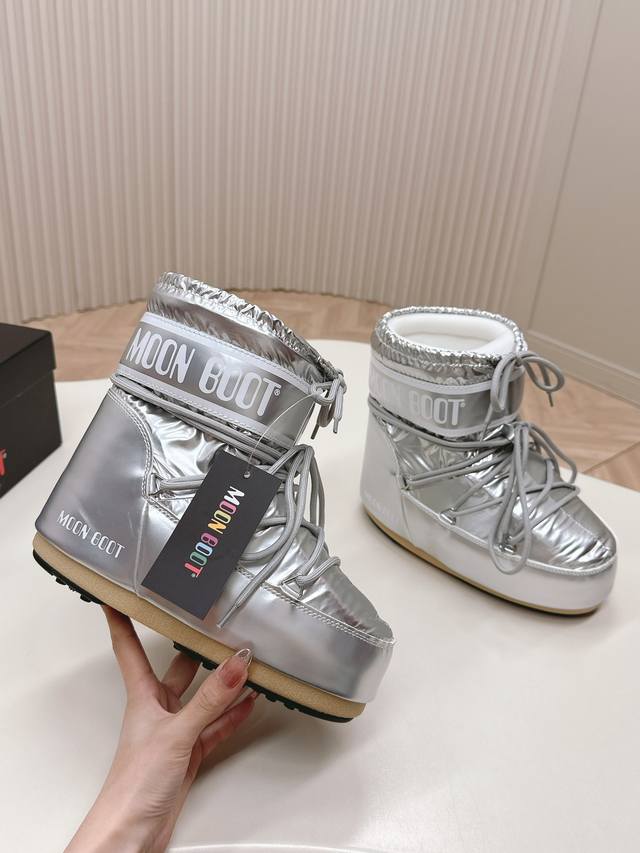 布款短靴 Moon Boot 24Ss 秋冬最新款雪地靴系列 丑萌雪地短靴 忘了Ugg吧，时髦人都在穿Moon Boot雪地靴 如果你难以接受Ugg的复兴 那现