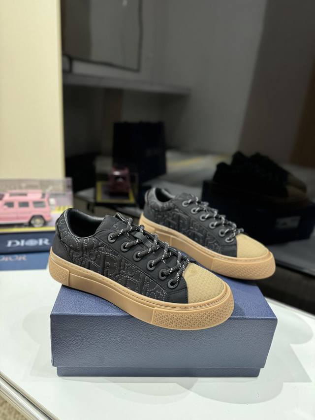 出厂价Pp： 迪奥 秋冬高定系列新款男鞋 Cd 果冻色平底休闲鞋 Dior And Stone Island B33圆头系带帆布滑板鞋 明星同款Oblique字