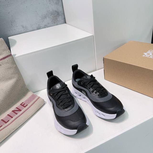 高品质出厂女 ！男270！顶级品质情侣款！25春夏新款Loewe罗意威 X On Cioudtilt2.0跑鞋情侣款！ 罗意威 Xon 昂跑全新合作系列 时尚，