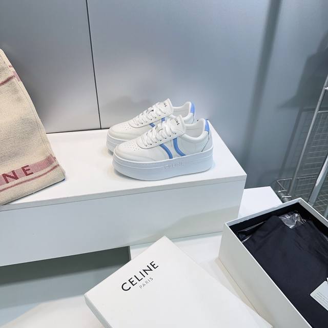 高品质出厂 ！顶级品质升级版本！Celine赛琳25秋冬新品经典厚底休闲小白鞋！最火休闲鞋单品之一！刘雯 杨幂 Lisa同款，华丽又实用，本身的质感符合休闲华丽