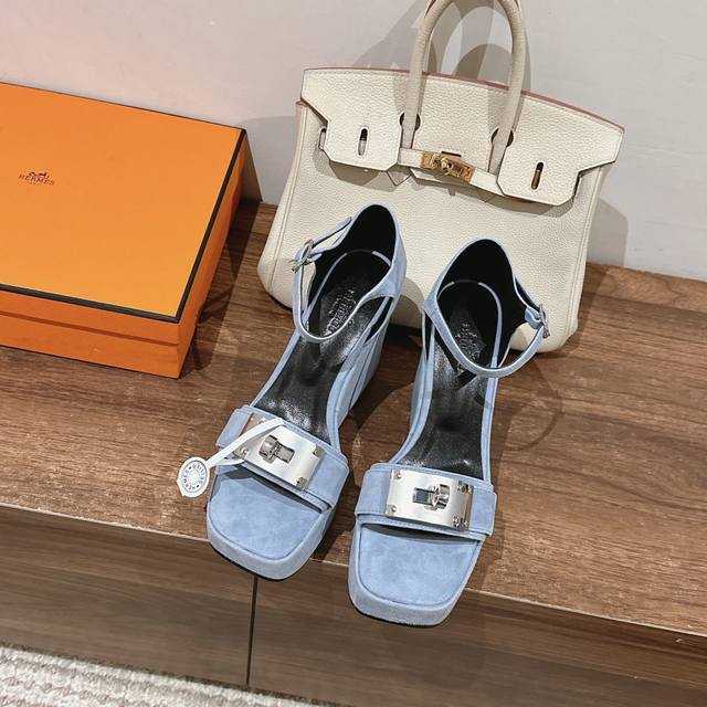 Hermes 爱马仕Hilda 80凉鞋系列 时尚又百搭 超级舒服 每个细节都做到极致 原版1:1独家私模大Kelly 纯钢五金扣 原版私模水台 原版意大利真皮
