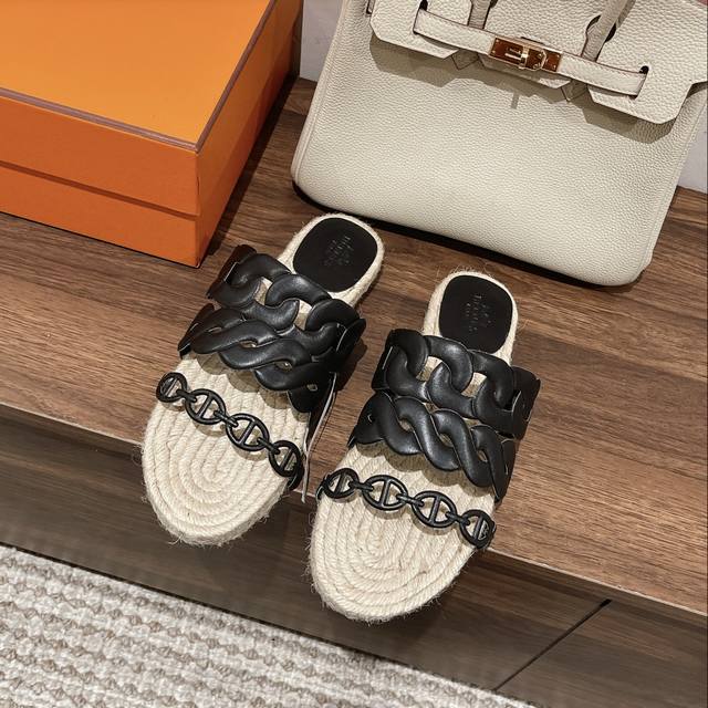 Hermes 爱马仕Gwen草编鞋系列 时尚又百搭 超级舒服 每个细节都做到极致 原版1:1独家私模猪鼻子鞋面 原版私模鞋跟 原版意大利真皮大底 Size：35