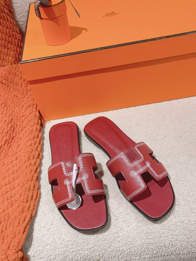 刺绣款 Hermes 爱马仕H拖鞋Oran凉鞋系列 时尚又百搭 超级舒服 每个细节都做到极致 原版Swift小牛皮 原版1:1独家私模鞋面 原版真皮沿条大底 包